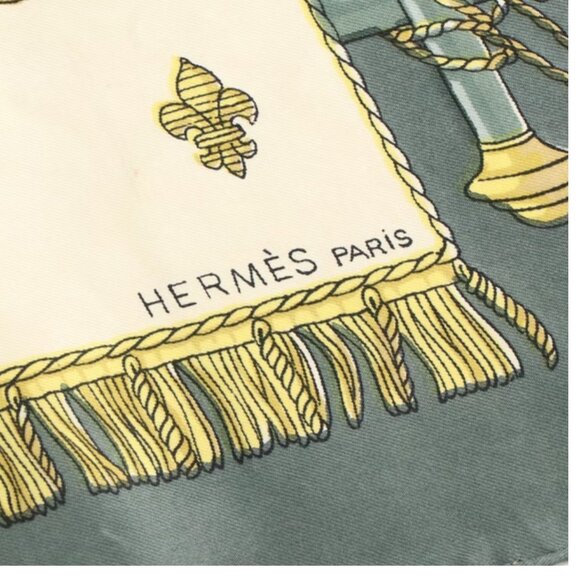 Hermès "Vue du Carrosse de la Galère" Silk Twill Scarf 90 with Box - Picture 2 of 3